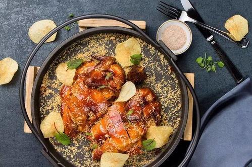 吃烤鸡图片,诱人味蕾的视觉盛宴