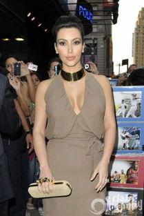 明星颈带,明星同款颈带时尚解析