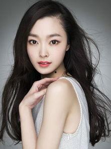 殷彩霞个人资料,才华横溢的艺术家，人生轨迹与艺术成就的完美融合